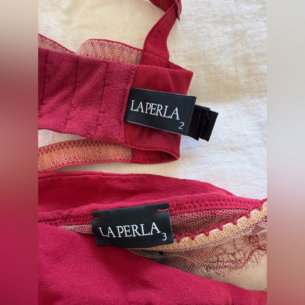 La Perla Red Silk & Lace set. Bra 34D Panties Medium - Picture 3 of 3